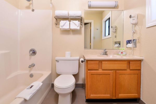 M STAR INN AND SUITES BLYTHE (Blythe)